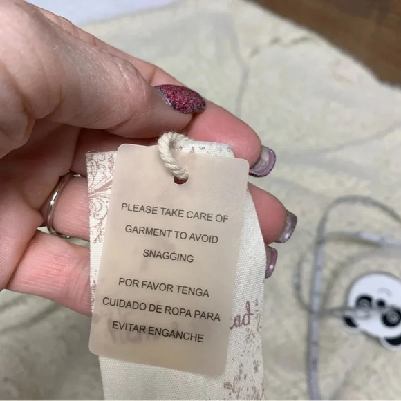 Hem & Thread size small cream deep V sweater super soft NWOT - Picture 5 of 7